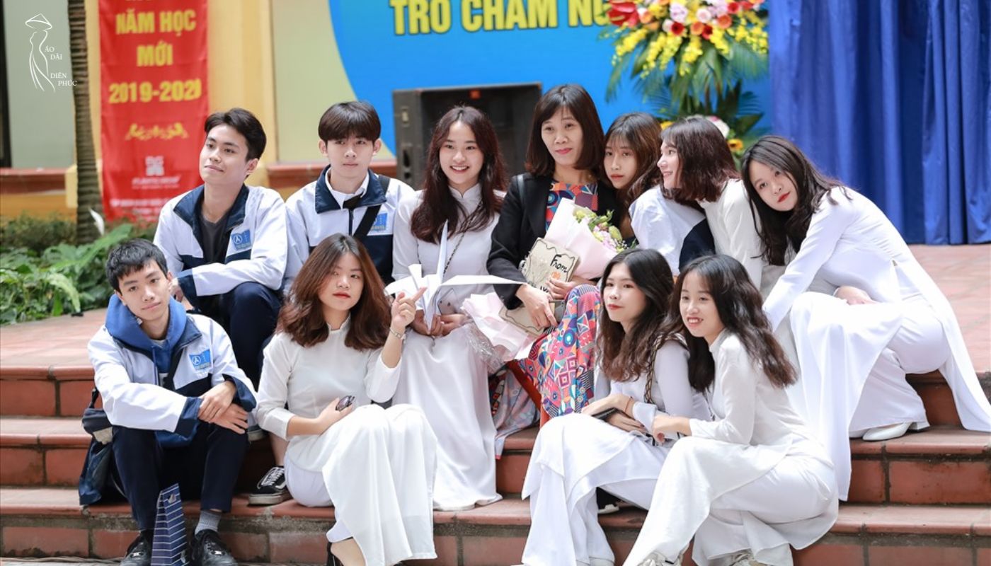 Áo dài có phải là đồng phục bắt buộc?